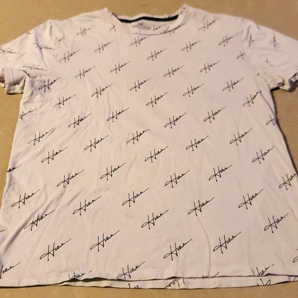 Hollister t shirt